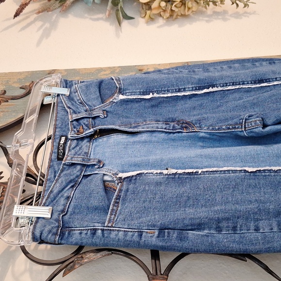 FASHION NOVA Two toned Denim Frayed Skinny Jeans. Excellent Condition Size 7 - Picture 8 of 12